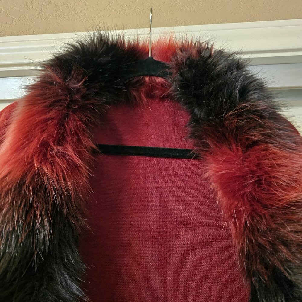 Faux Fur Poncho/Vest - Picture 4 of 6